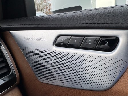 2016 Volvo XC90 2.0 Petrol hybrid VOLVO XC90 T8 INSCRIPTION €28,990 thumbnail