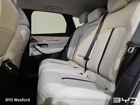 2023 Mazda CX-60 2.5P PHEV TAKUMI CON-P DRI-P AT €41,975 thumbnail