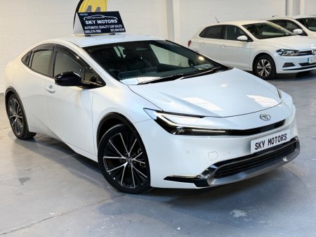 2023 Toyota Prius - thumbnail 3