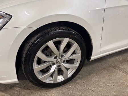 2018 Volkswagen Golf 1.4 TSI DSG HILINE €19,499 thumbnail