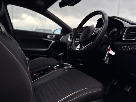 2024 Kia Ceed - thumbnail 10