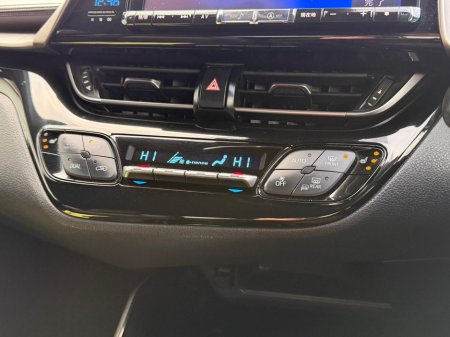 2017 Toyota C-HR (171) 1.8 HYBRID SPORT AUTO €18,950 thumbnail