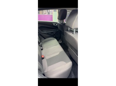 2017 Ford Fiesta - thumbnail 8