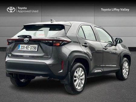 2023 Toyota Yaris Cross - thumbnail 2