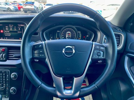 2019 Volvo V40 - thumbnail 26