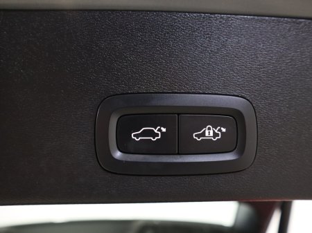 2023 Volvo XC40 - thumbnail 31