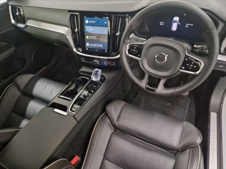 2024 Volvo V60 - view 3