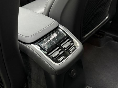 2025 Volvo XC90 ULTRA DARK T8 RECHARGE 2.0 PHEV AWD *7 SEATER* €84,990 thumbnail