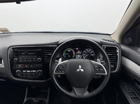 2015 Mitsubishi Outlander - thumbnail 9