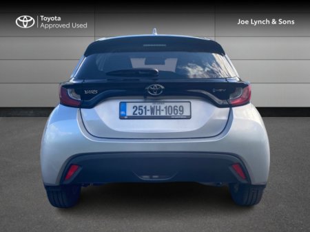 2025 Toyota Yaris Yaris Hybrid 115 Luna €26,945
