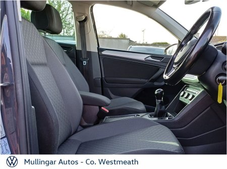 2017 Volkswagen Tiguan - thumbnail 19