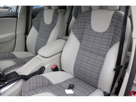 2018 Volvo V40 - thumbnail 21