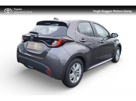 2024 Toyota Yaris 1.5 HYBRID LUNA 4DR €24,950 thumbnail