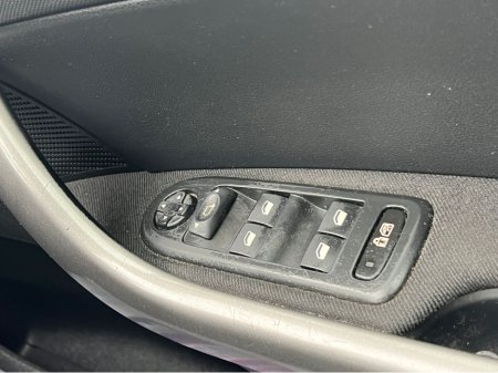 2009 Peugeot 308 - thumbnail 17