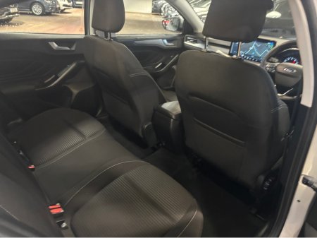 2023 Ford Focus TITANIUM 1.0T 125 M6 4DR €20,999 thumbnail