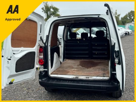 2017 Peugeot Partner SE L1 BLUE HDI €7,250