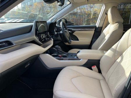 2023 Toyota Highlander PLATINUM 4DR AUTO €75,950 thumbnail