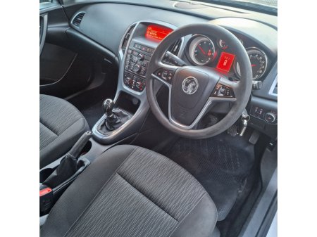2014 Vauxhall Astra  €3,950 thumbnail