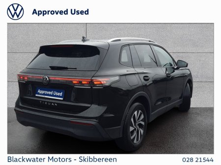 2025 Volkswagen Tiguan - thumbnail 3