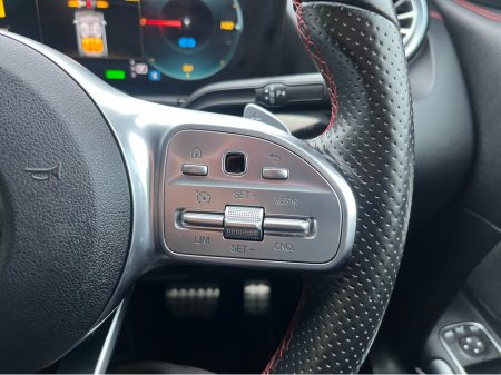 2024 Mercedes-Benz EQA 300 AMG LINE 4MATIC €34,950 thumbnail