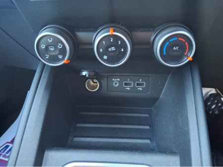 2021 Renault Clio DYNAMIQUE TCE 100 MY19 5DR thumbnail