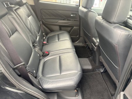 2016 Mitsubishi Outlander PHEV 2.0L MIVEC 4WD 5-Seater Instyle €12,995 thumbnail