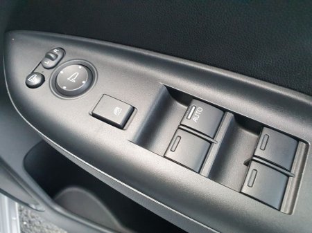 2016 Honda Fit 1.5 SELF CHARGING HYBRID €11,500 thumbnail