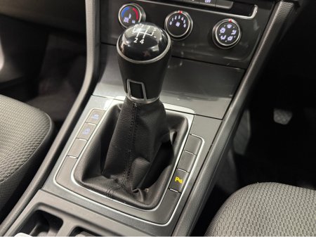 2019 Volkswagen Golf MATCH TDI €16,495 thumbnail