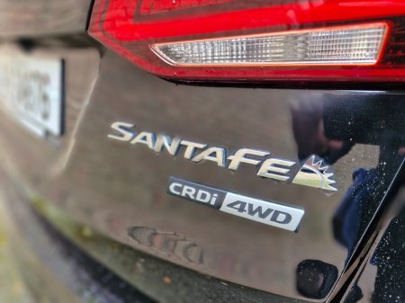 2017 Hyundai Santa Fe - thumbnail 25