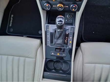 2016 Skoda Superb LAURIN & KLEMENT 2.0 AUTOMATIC €17,950 thumbnail
