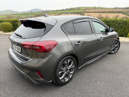 2024 Ford Focus - thumbnail 4