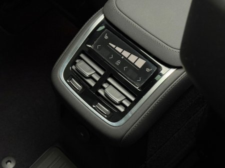 2025 Volvo XC90 - thumbnail 16