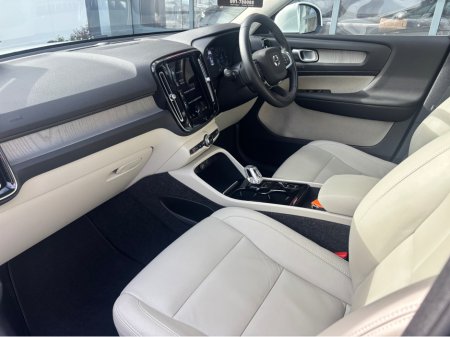 2021 Volvo XC40 T5 PHEV INSCRIPTION 5DR A AUTO thumbnail