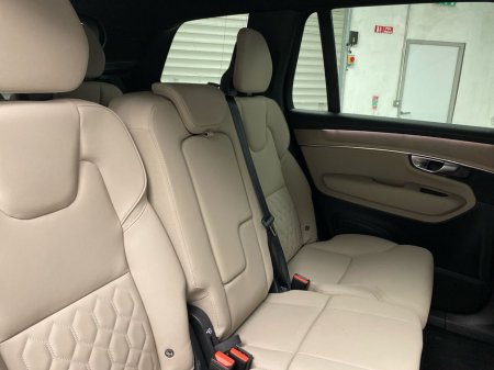 2025 Volvo XC90 - thumbnail 10