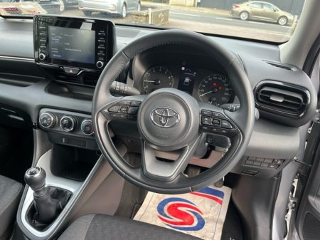 2024 Toyota Yaris - thumbnail 9