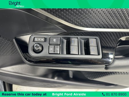 2023 Toyota C-HR HYBRID SPORT BI-TONE 4DR €31,950 thumbnail