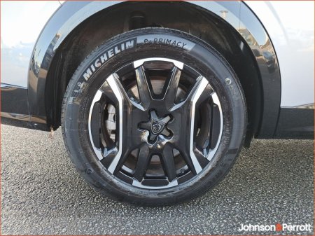 2025 Peugeot 5008 TOP SPEC ! BEV 73kwh 210hp GT ! €58,900 thumbnail