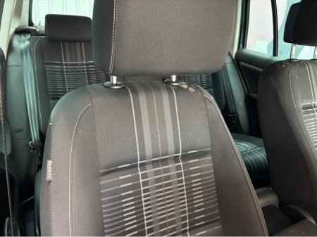 2016 Volkswagen Tiguan - thumbnail 8