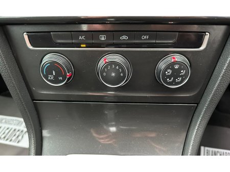 2017 Volkswagen Golf 1.6 TDI SE DSG 115PS AUTO €14,900 thumbnail