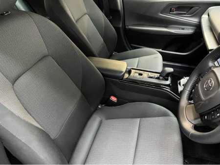 2025 Toyota Prius - thumbnail 10