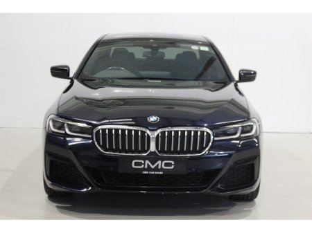 2021 BMW 5 Series - view 2