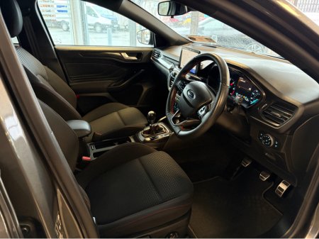 2020 Ford Focus 1.5 TDCI ST-LINE 120PS 5 5DR €17,900 thumbnail