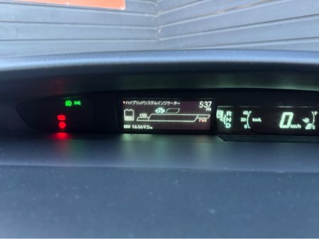 2014 Toyota Prius - thumbnail 9