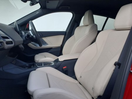 2026 BMW 1 Series - thumbnail 7