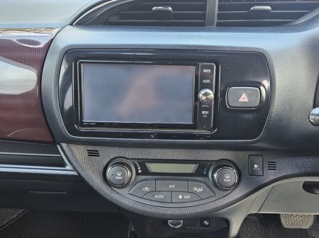 2017 Toyota Vitz - thumbnail 29