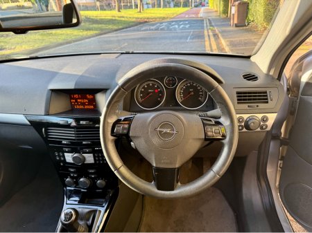 2008 Opel Astra SPORT DESIGN 1.6 I 16V!! NEW NCT !! €2,950 thumbnail