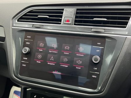 2023 Volkswagen Tiguan - thumbnail 26