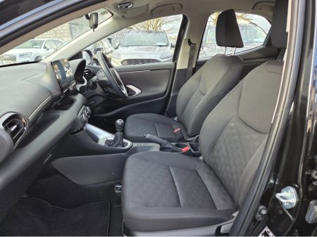 2024 Toyota Yaris 1.5 LUNA €22,950 thumbnail