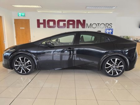 2023 Toyota Prius - thumbnail 4