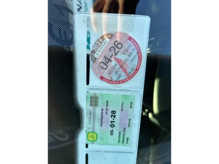 2018 Ford Focus - thumbnail 5